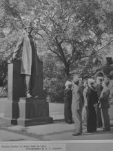 Lincoln the Lawyer statue by Laredo Taft, 1943