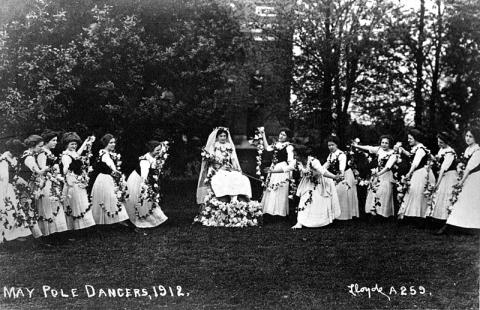 Maypole dancing, University of Illinois, 1912