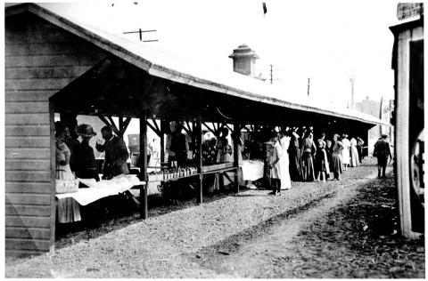 Outdoor market, Champaign, Illinois, 1910